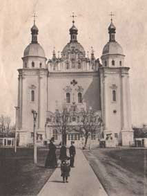 В 1831 году Николаевский собор был передан Военному ведомству и обращен в Военный собор
