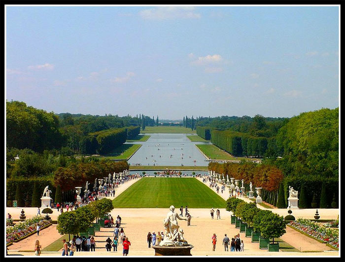 Дворец Версаля открыт для посещения ежедневно с 9,00 до 18,30, выходной - понедельник