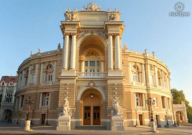 Одесский национальный академический театр оперы и балета — первый театр в Одессе и Новороссии по времени постройки, значению и известности
