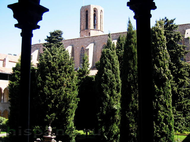 Женский монастырь Педралбес / Monasterio de Pedralbes был основан королевой Элисендой де Монткада/ Elisenda de Montcada, третей женой короля James II в 1326 году