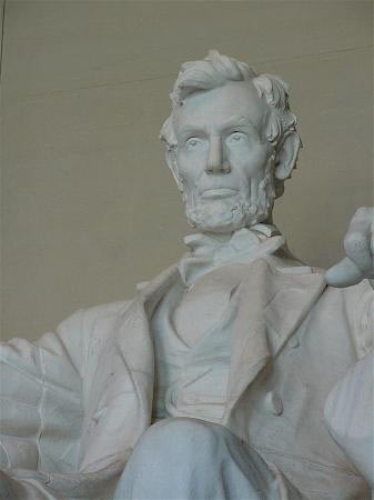 Из всех президентов Соединенных Штатов Америки с самым большим почтением, даже восхищением, в мире относятся к Аврааму Линкольну