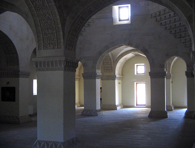Дворец Ширваншахов - дворец правителей Ширвана, построенный в Баку в XV веке