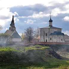 Кидекша во времена Юрия Долгорукого являлась отдельно стоящим укрепленным княжеским городком