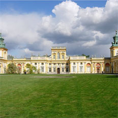 В конце войны немцы заняли дворец под казармы и госпиталь