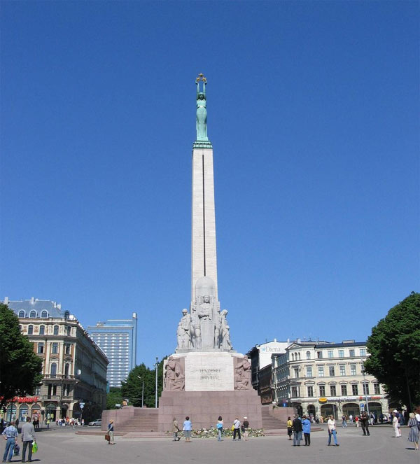 Статуя Свободы в Риге была установлена во времена независимой Латвии в 1935 году