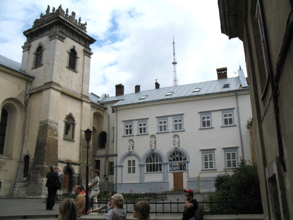 Костёл и монасты́рь бенедикти́нок — памятник архитектуры во Львове (Украина)
