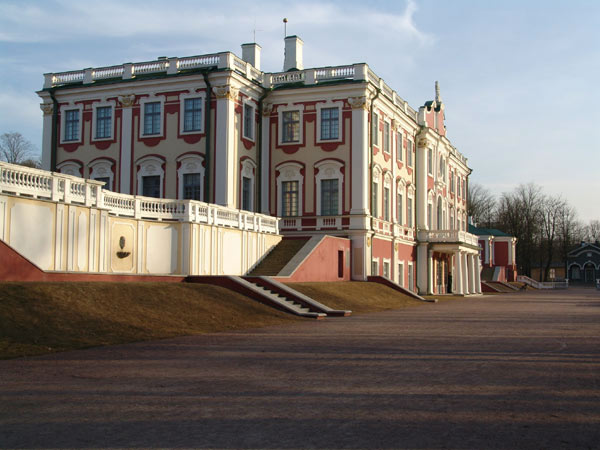 Екатериненталь - императорский летний дворец близ города Ревеля (Эстляндской губернии), окруженный вековым парком и частными дачами