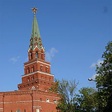 Стены московского Кремля имеют 20 башен