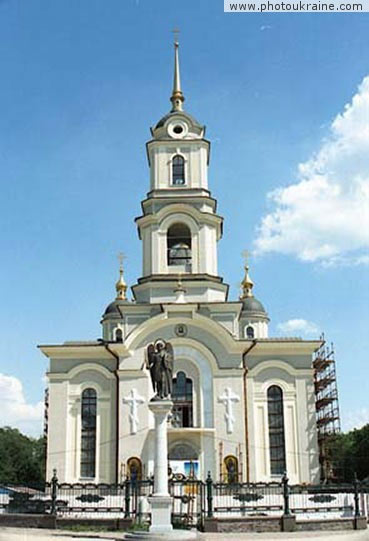 Свято-Преображенский кафедральный собор в Донецке — назван в честь христианского праздника Преображения Господнего, который празднуется 19 августа