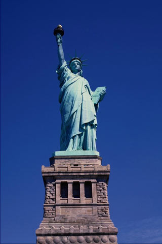 Общий вес меди, использованной для отлива статуи Свободы , — 31 тонна, а общий вес ее стальной конструкции — 125 тонн