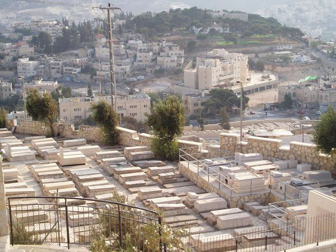 Еврейский квартал расположен в том месте, где во времена Второго храма была территория Верхнего города, заселенного в те времена знатью