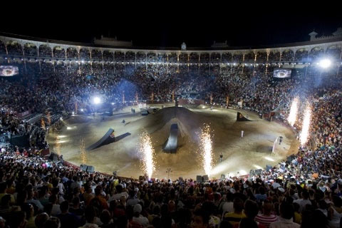 Пласа де Торос Монументаль де Лас Вентас, вместимостью почти 25000 зрителей, является самой большой ареной для боя быков в Испании и одной из самых значительных в мире