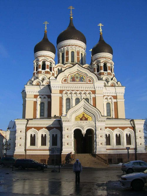 Позолота куполов Александро-Невский собора проведена в течение середины 1898 года мастером и купцом второй гильдии — Петром Семёновичем Абросимовым