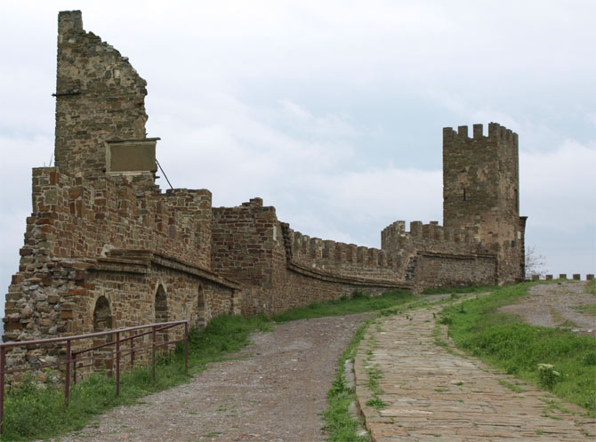 Генуэ́зская кре́пость — крепость в городе Судаке (Крым, Украина), построенная генуэзцами в период с 1371 по 1469 годы