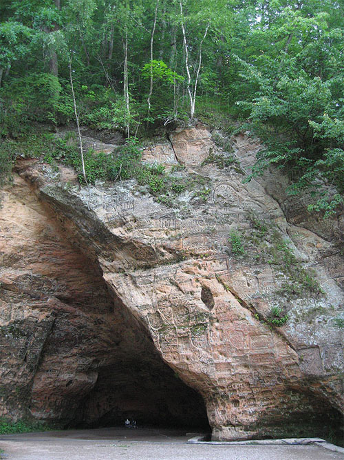 Крупнейшая пещера в Латвии-Гутманя (500куб