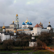 Основание Троице-Сергиева монастыря (примерно 1345 год) совпало по времени с эпохой освобождения русского государства от монголо-татарского ига