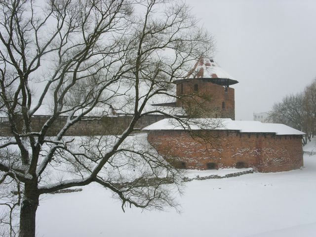До начала XV века Каунасский замок стоял в руинах - на его территории не удавалось укрепиться ни немцам, ни литовцам